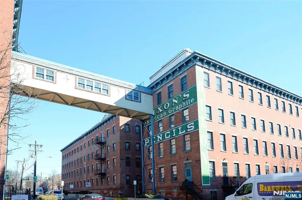 186 Wayne Street 119, Jersey City, NJ 07302 - #1