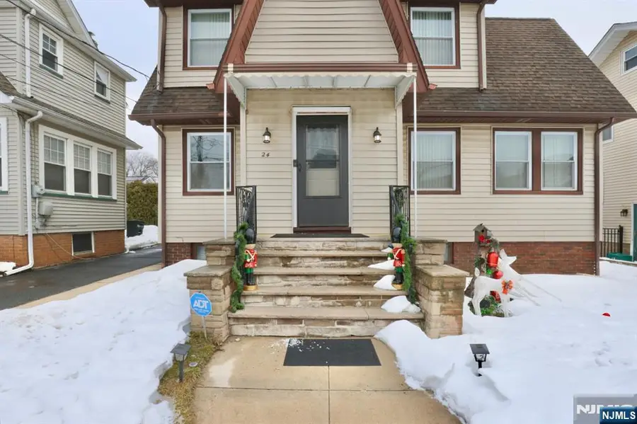 24 Hewitt Avenue, Belleville, NJ 07109 - #2