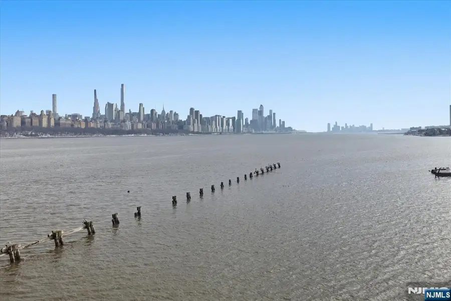 214 The Promenade 214, Edgewater, NJ 07020 - #2