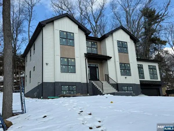 24 Peterson Road, Wayne, NJ 07470