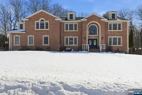 25 Page Drive, Oakland, NJ 07436