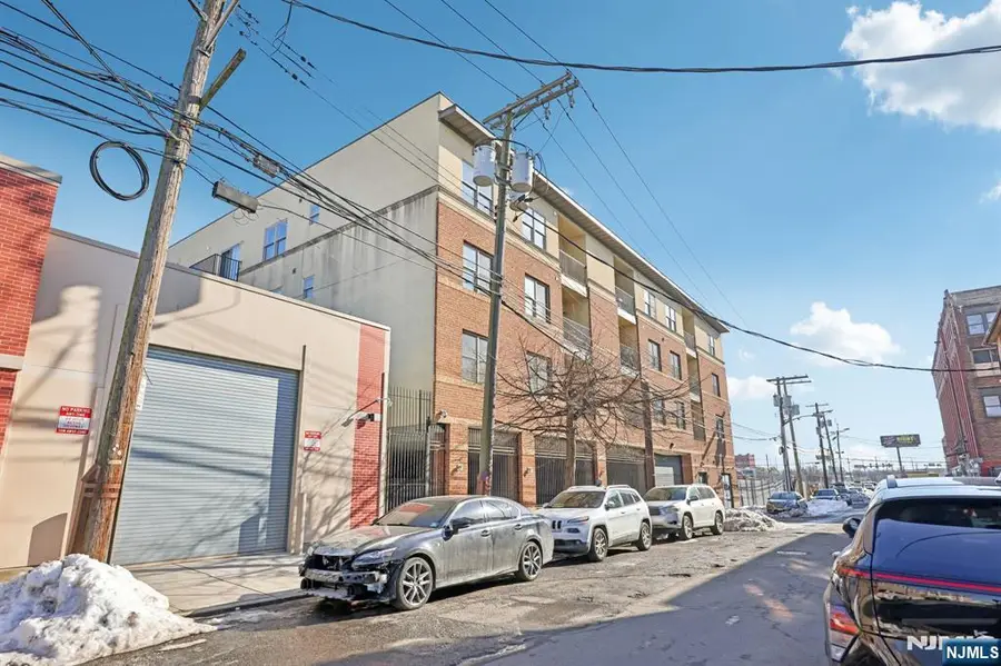 15 Tichenor 407, Newark, NJ 07114 - #2