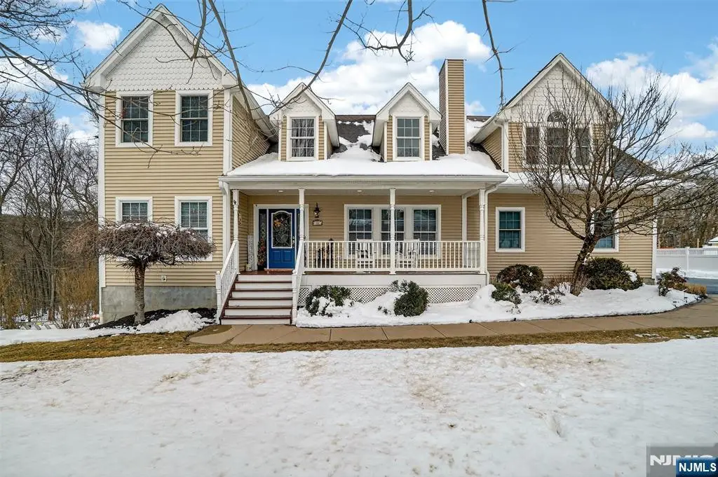 40 Cedar Street, Bloomingdale, NJ 07403 - #1