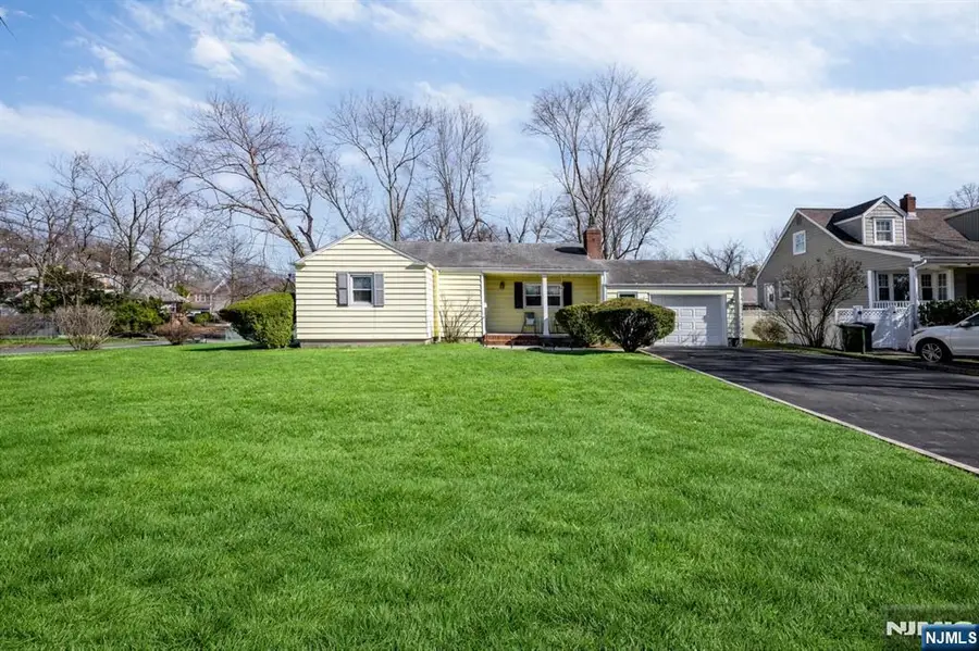 704 Evans Street, Paramus, NJ 07652 - #3