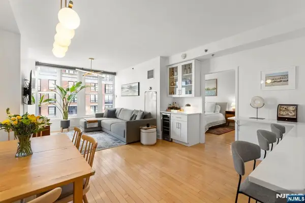 1125 Maxwell Lane 402, Hoboken, NJ 07030