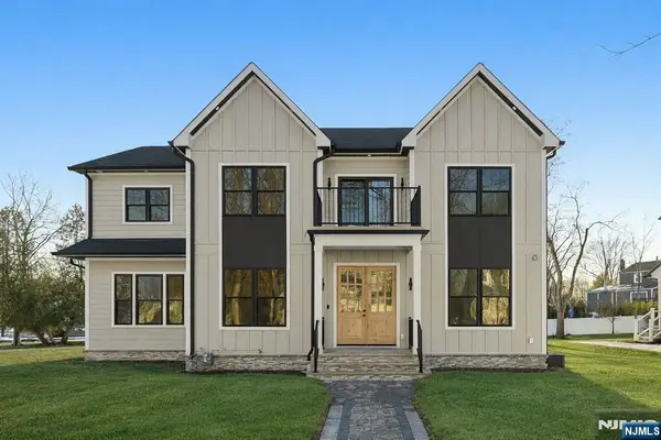 1 Breton Place, Livingston, NJ 07039