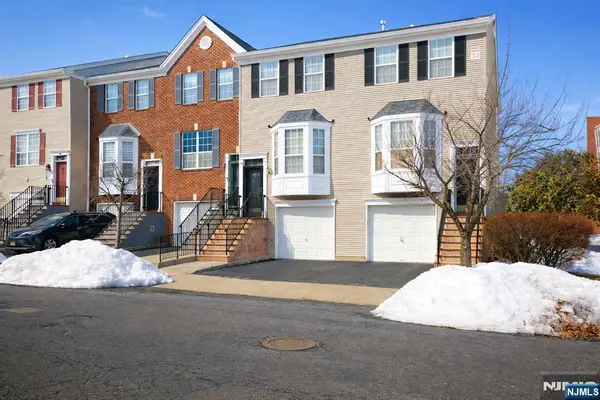 92 Perez Drive, Newark, NJ 07103