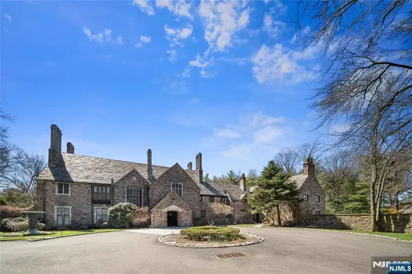 1 Byrne Lane 10, Tenafly, NJ 07670