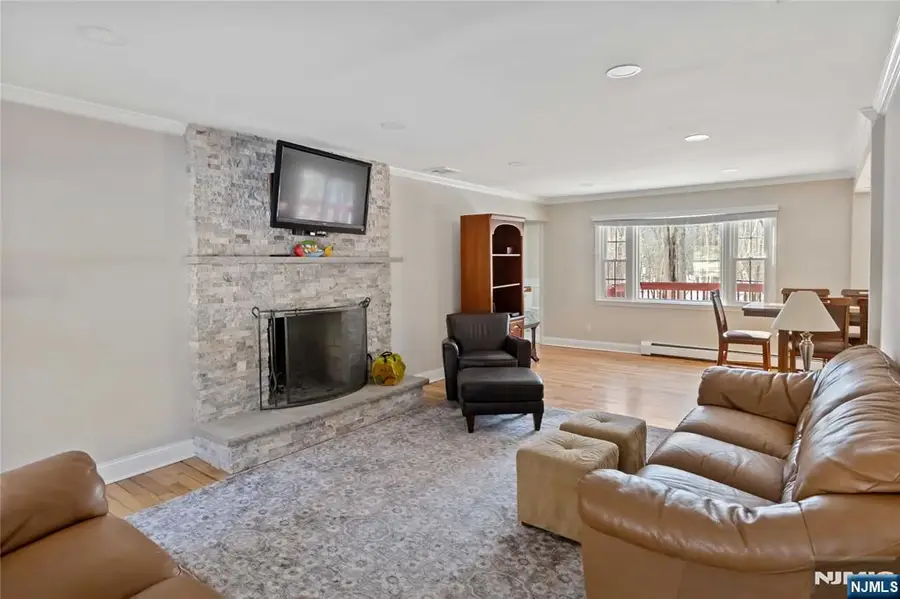 18 Kings Court, Woodcliff Lake, NJ 07677 - #3