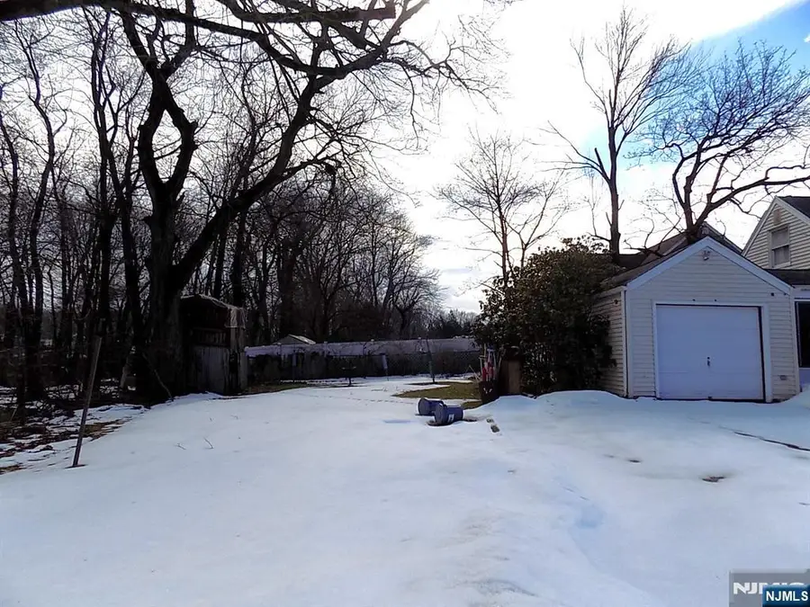 21 Romondt Road, Pequannock, NJ 07444 - #3