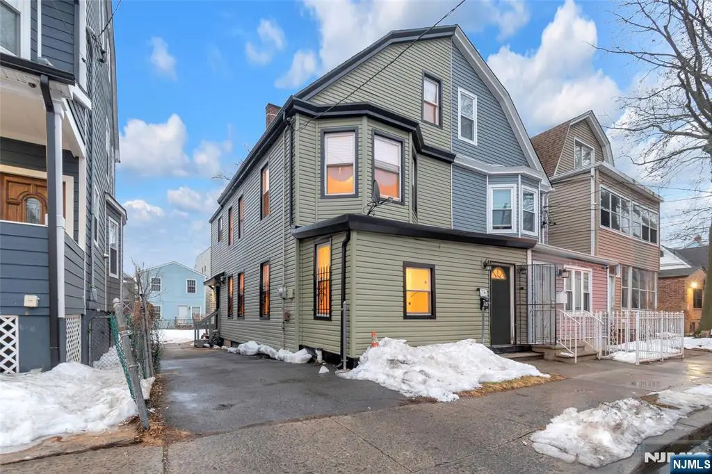 44 Stuyvesant Avenue, Newark, NJ 07106 - #1