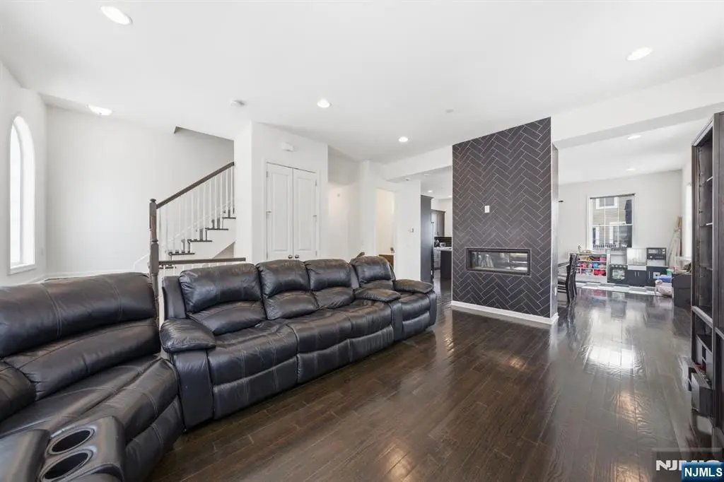 62 Roosevelt Drive, Wood Ridge, NJ 07075 - #1