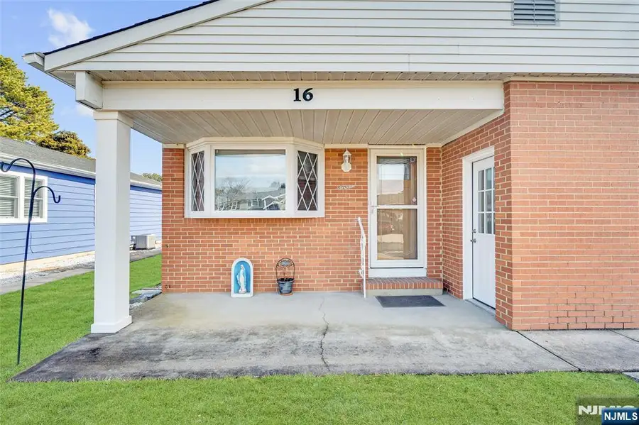 16 Calalou Court, Toms River, NJ 08757 - #3