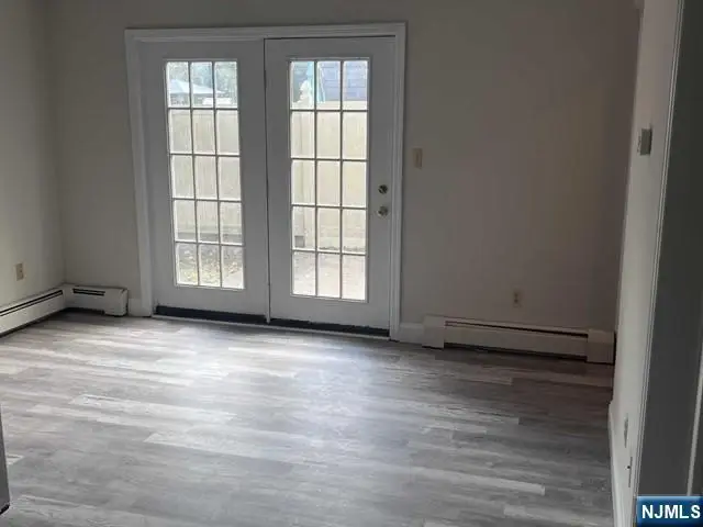 37 1-2 SMITH Street, Waldwick, NJ 07463 - #3