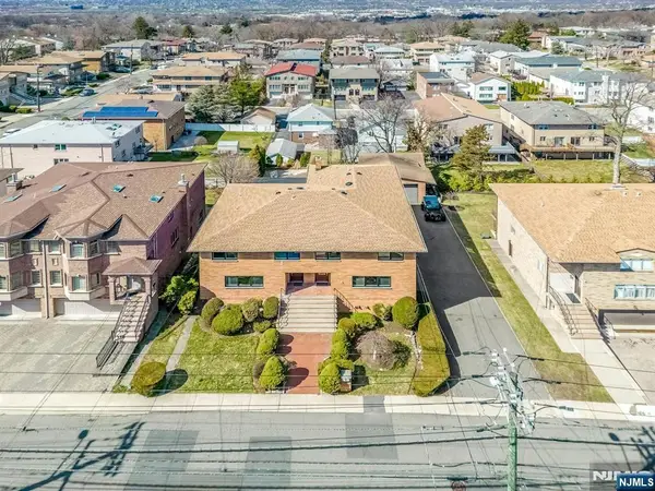 2413 Hammett Avenue, Fort Lee, NJ 07024