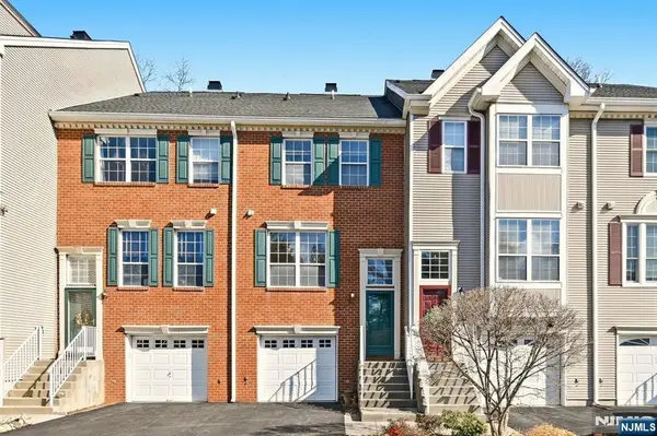 1194 Chedworth Circle, Mahwah, NJ 07430