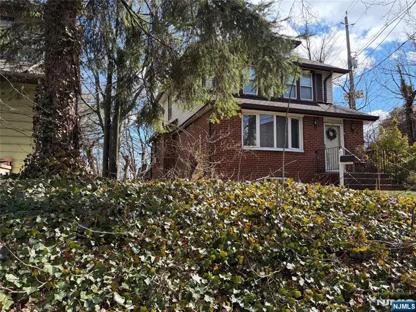 528 Terrace Avenue, Hasbrouck Heights, NJ 07604