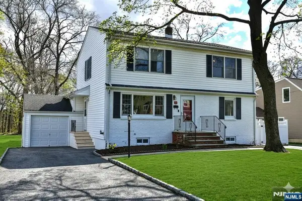 16 Wilson Terrace, Waldwick, NJ 07463