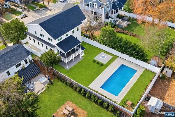 16 Stephen Street, Montclair, NJ 07042