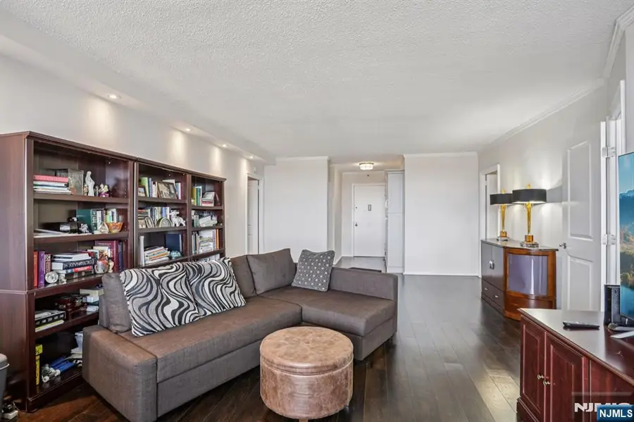 1530 Palisade Avenue 8M, Fort Lee, NJ 07024 - #3