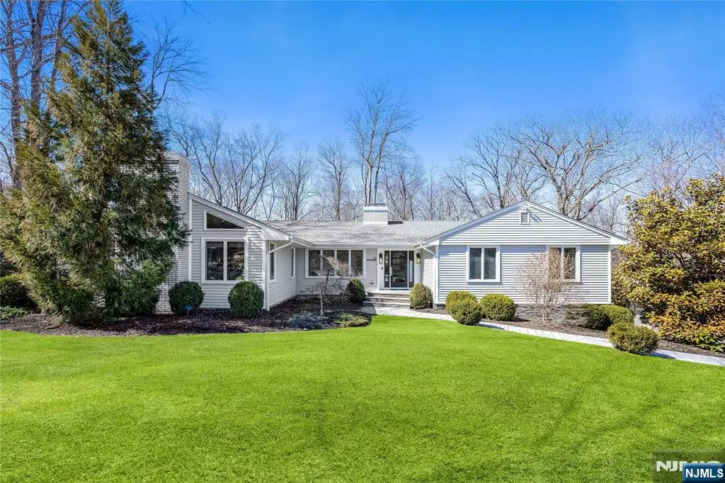 19 Ivy Place, Upper Saddle River, NJ 07458 - #1