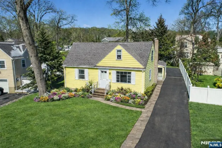 35 Beechwood Drive, Wayne, NJ 07470 - #3