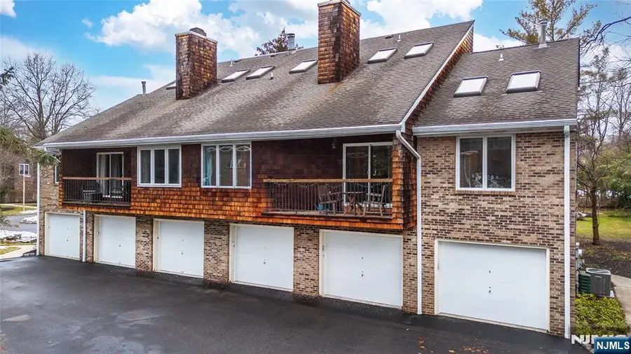 8 Tulip Crescent 2D, Little Falls, NJ 07424 - #2