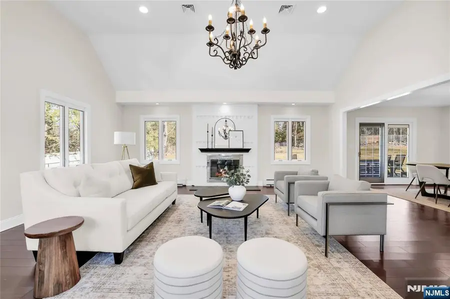 15 Candlestick Lane, Upper Saddle River, NJ 07458 - #2