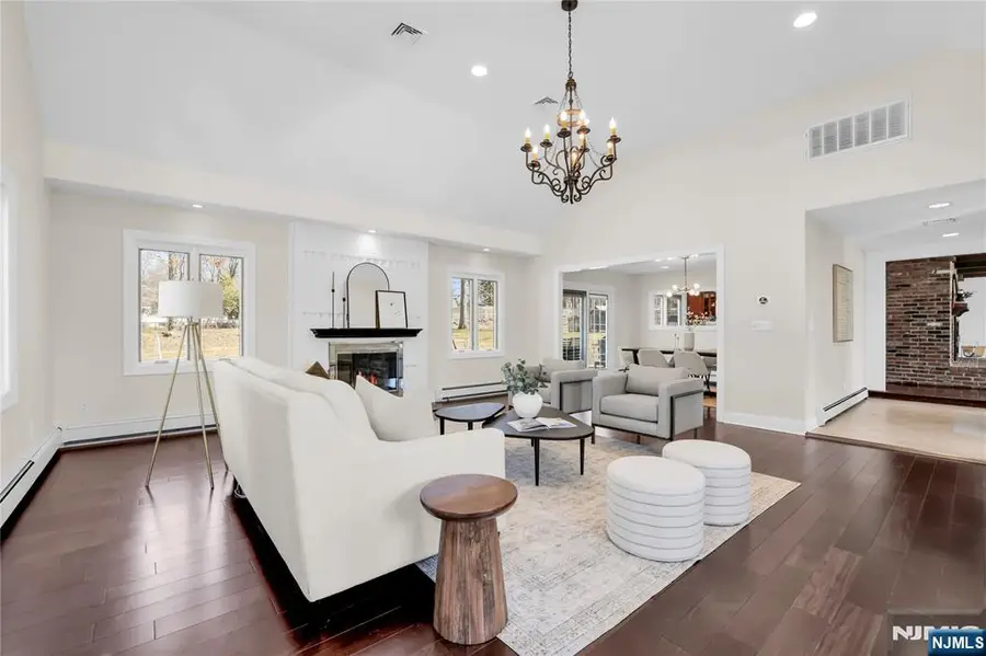 15 Candlestick Lane, Upper Saddle River, NJ 07458 - #3