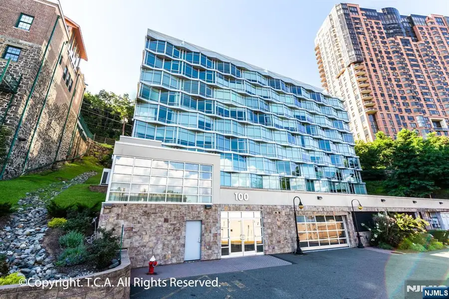 100 Thompson Lane 6B, Edgewater, NJ 07020 - #2