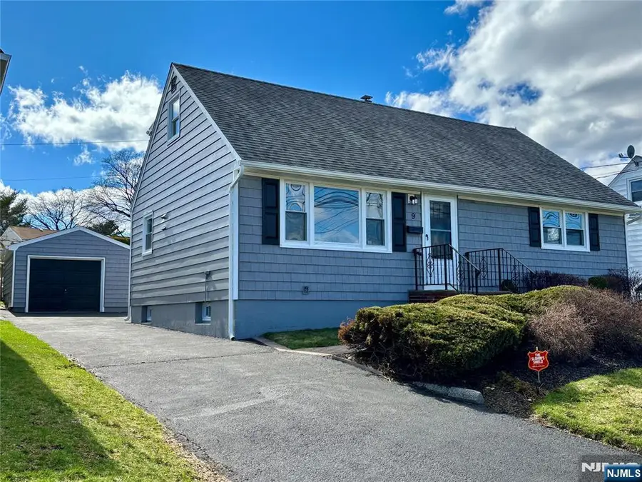 9 Joan Place, Clifton, NJ 07012 - #2