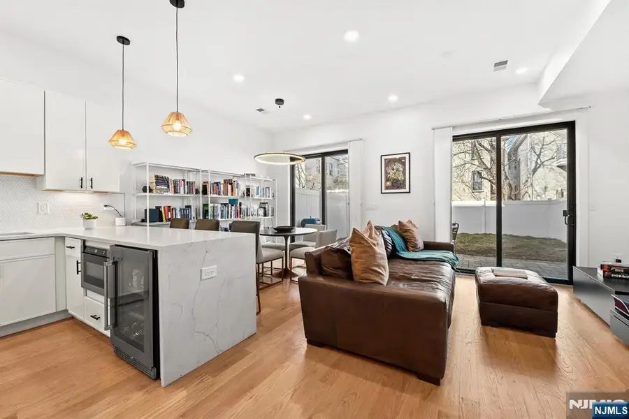 34 Manhattan Avenue 2, Jersey City, NJ 07307 - #2