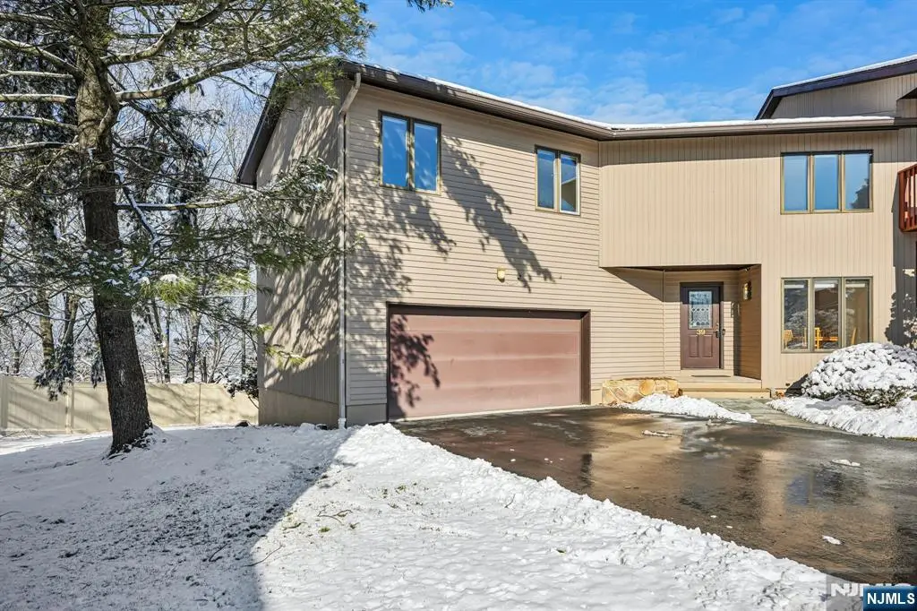 39 Cedarwood, Woodland Park, NJ 07424 - #1