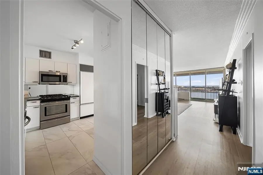 6 Horizon Road 1605, Fort Lee, NJ 07024 - #2