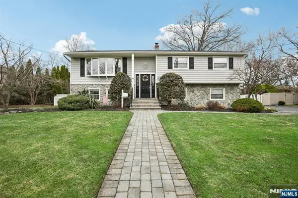 116 Carol Place, Wayne, NJ 07470