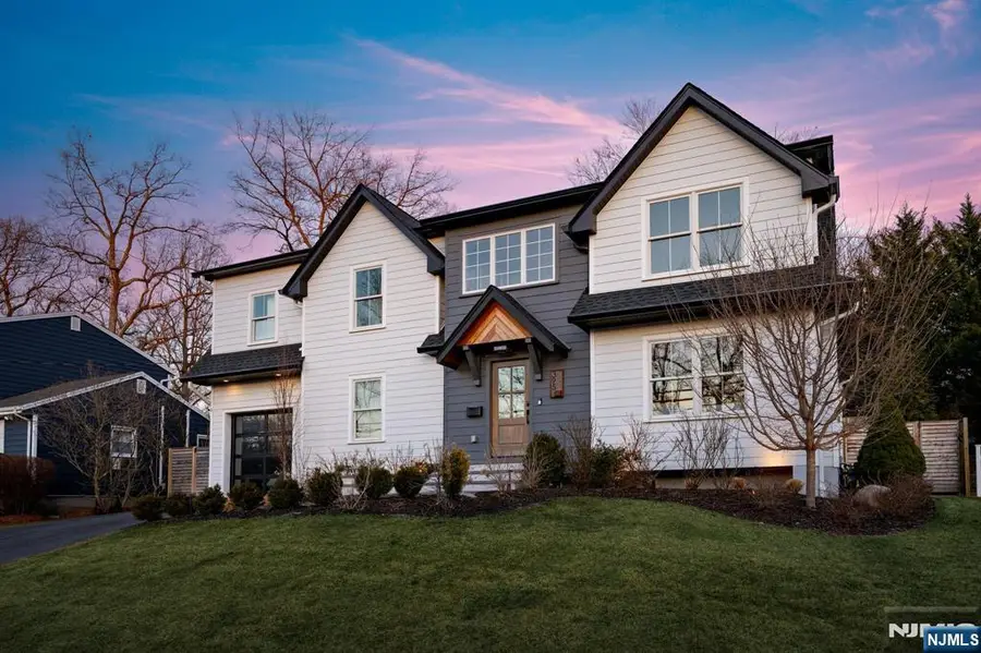 395 Colonial Boulevard, Township Of Washington, NJ 07676 - #2