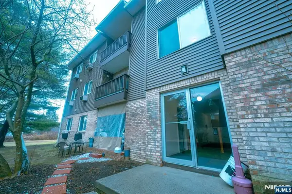 208 Federal Hill Road, Pompton Lakes, NJ 07442