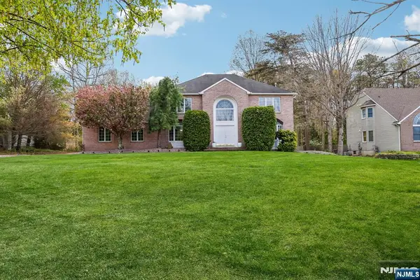29 Overlook Drive, Jackson, NJ 08527