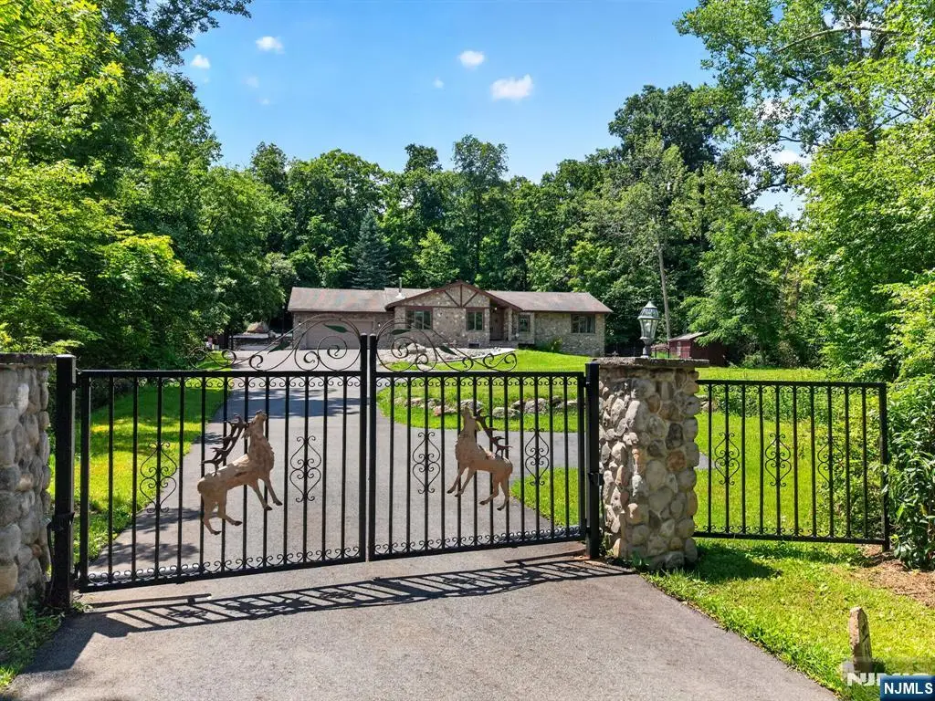 64 Ricker Drive, Ringwood, NJ 07456 - #1
