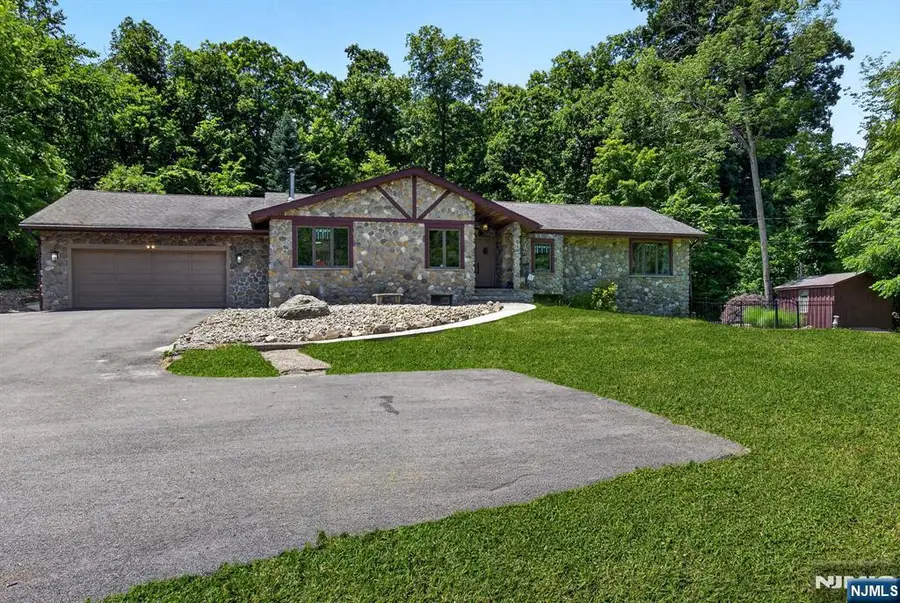 64 Ricker Drive, Ringwood, NJ 07456 - #3