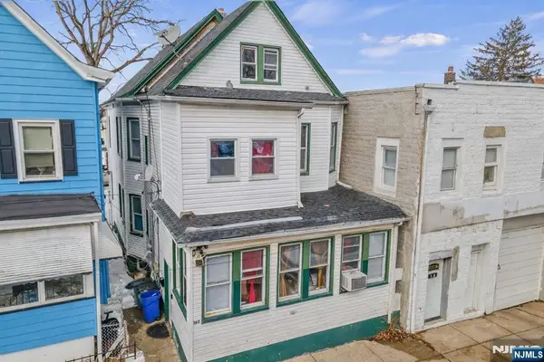 160 Burgess Place, Passaic, NJ 07055