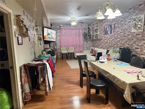 39.5 Sunset Avenue, Newark, NJ 07106