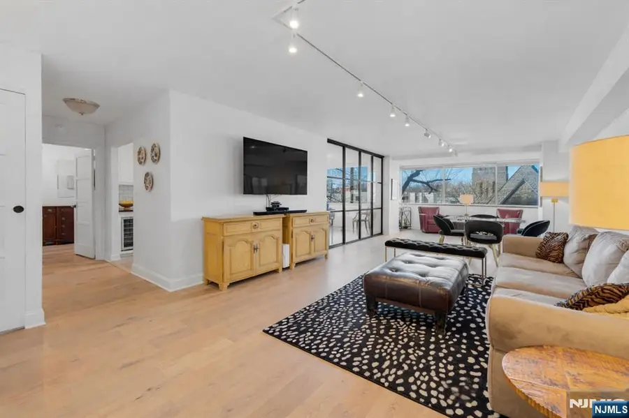 1600 Parker Avenue 1J, Fort Lee, NJ 07024 - #2