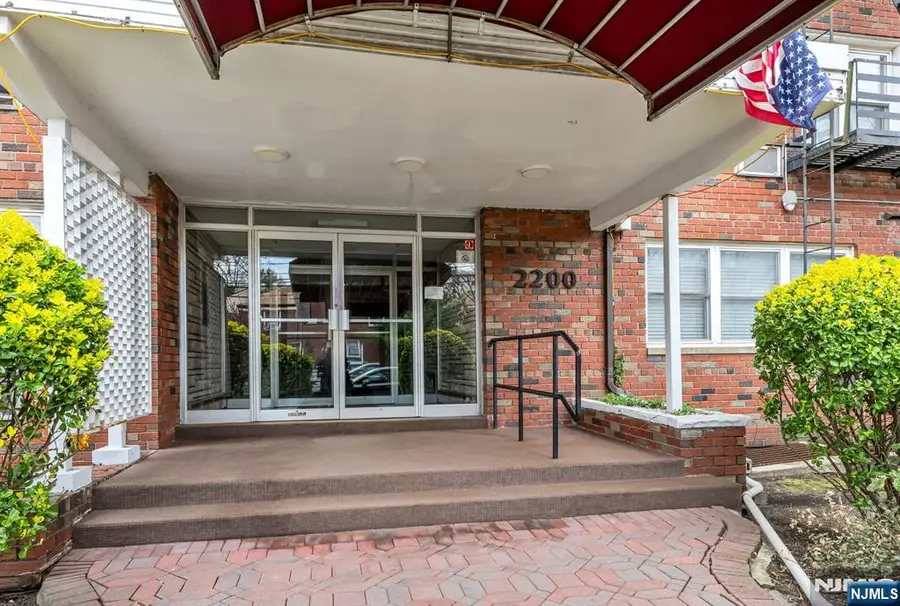 2200 Center Avenue C1, Fort Lee, NJ 07024 - #2