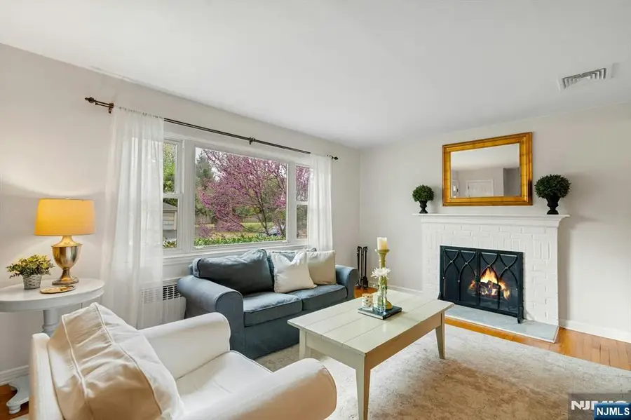 96 Lakewood Avenue, Ho Ho Kus, NJ 07423 - #3