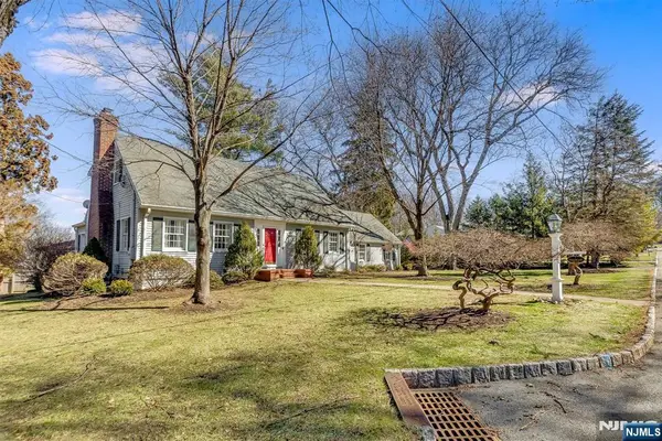 1 Kingwood Drive, Little Falls, NJ 07424