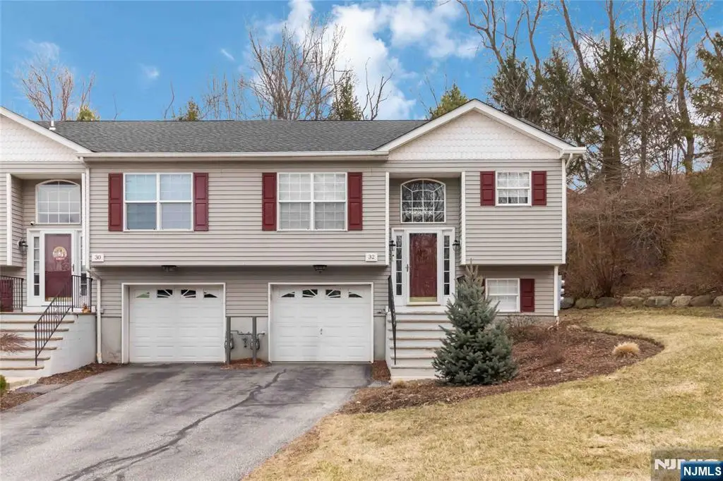 32 Oak Point Drive, Hamburg, NJ 07419 - #1