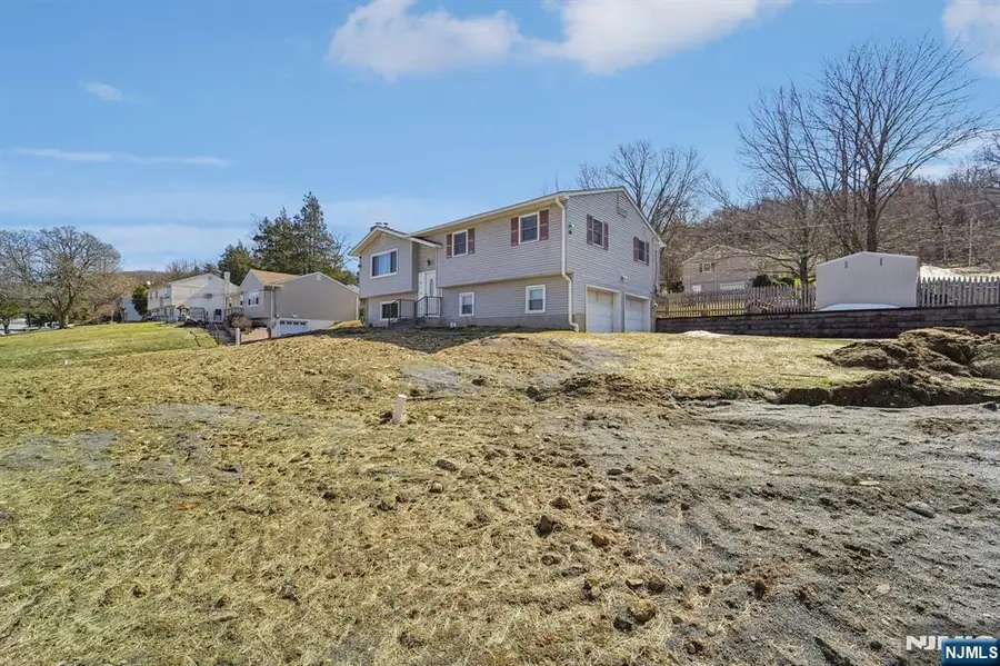 8 Nimbus Drive, Vernon, NJ 07462 - #2