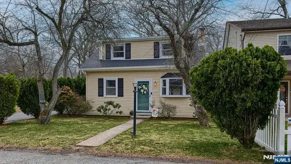 37 South Road, Wayne, NJ 07470