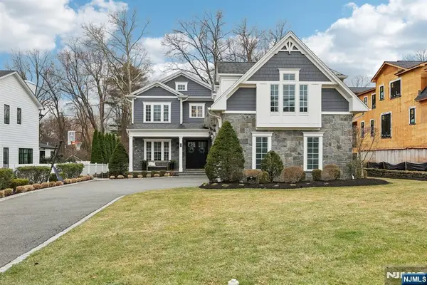 16 Norman Place, Tenafly, NJ 07670